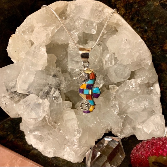 🌷NWT Block inlay seahorse pendant - Picture 4 of 8